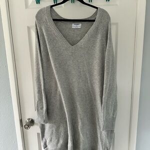 Old Navy Light Gray V-Neck Sweater